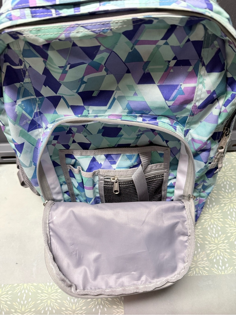 L.L.Bean Deluxe Backpack W/Mesh Pocket Zip- in pattern "Fresh Mint Prism" - Picture 3 of 13